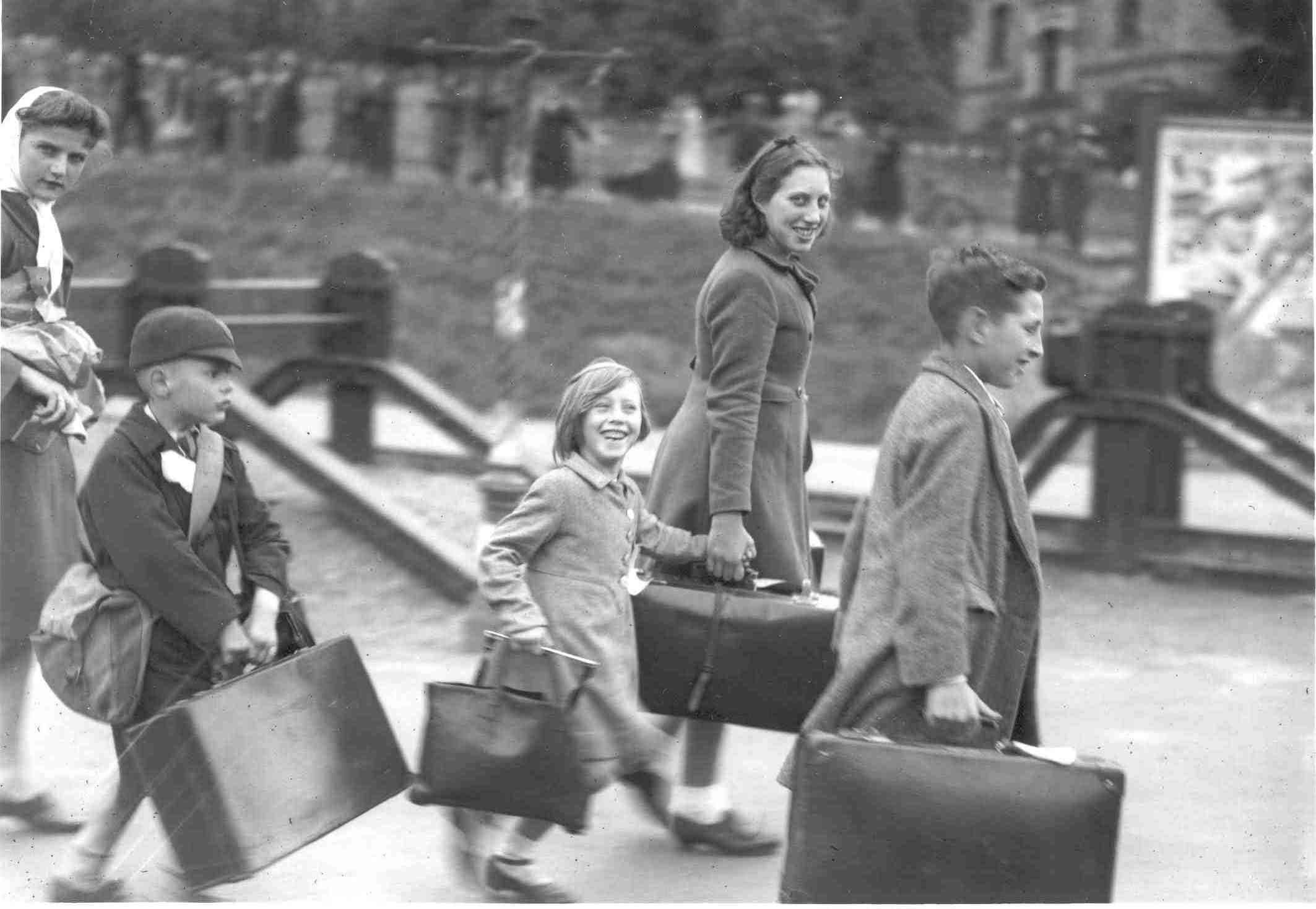 Epsom children arrive in Cornwall